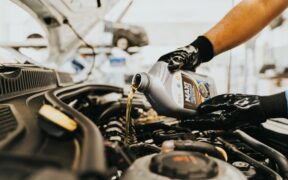 12_-Choosing-the-Right-Motor-Oil