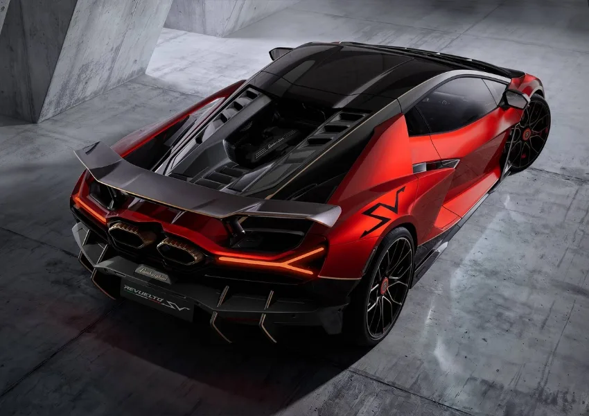 2027 Revuelto SV